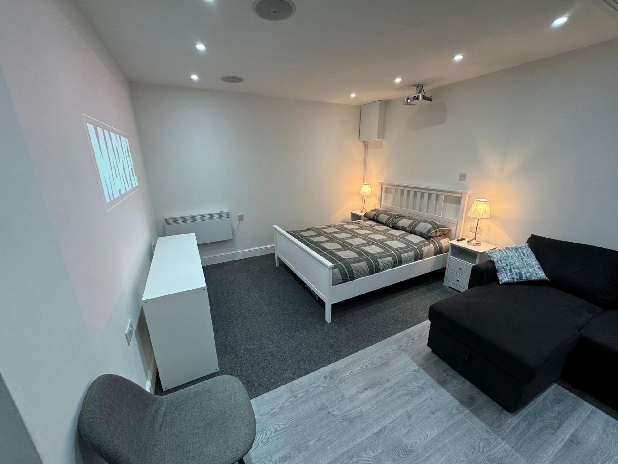 Apartment Private Cinema With Garden Brentwood