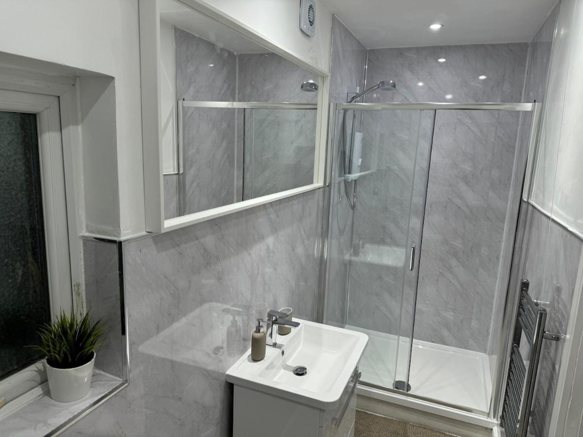 Private Cinema With Garden Apartment *